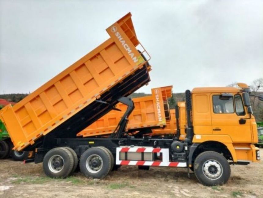 SHACMAN F3000 Kipiarka 6x4 430 EuroII Żółty z przednią / tylną wielowarstwową płytką sprężynową 4 płytki główne 4 śruby w kształcie U