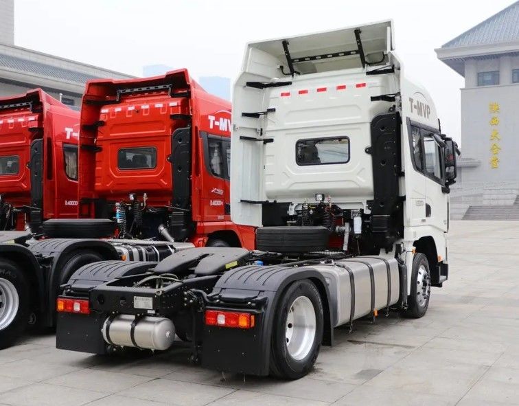 SHACMAN Pojemnik kontenerowy Ciężarówka X3000 4 * 2 Port Terminal Traktor 420hp CUMMINS marka silnika