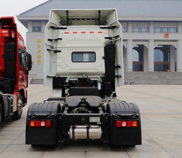 SHACMAN Traktor X3000 CUMMINS 420HP 6X4 4x2 Traktor na sprzedaż