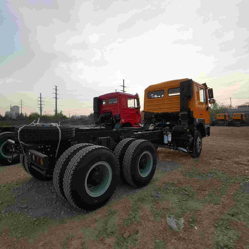 Czerwony SHACMAN F3000 375HP Euro V 6-kołowy ciągnik głowica 4x2 WEICHAI silnik