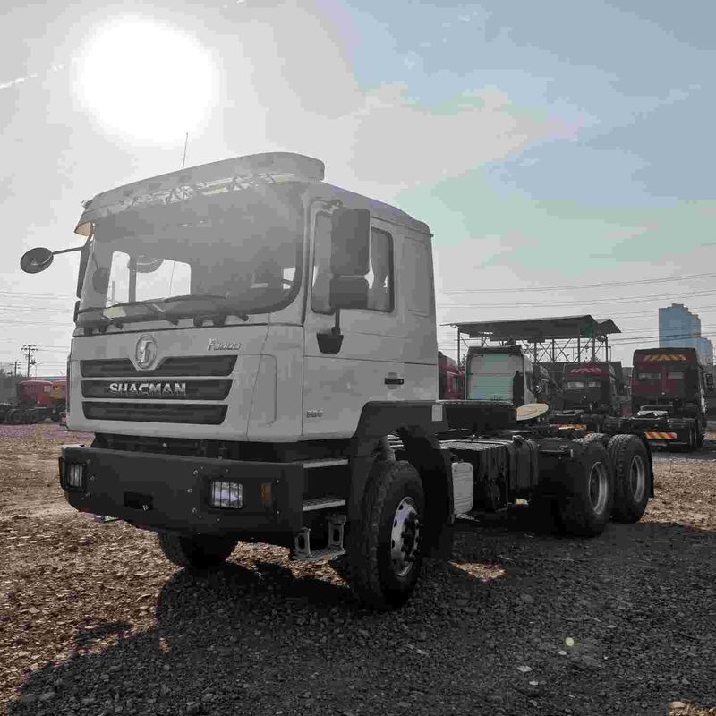 Czerwony SHACMAN F3000 375HP Euro V 6-kołowy ciągnik głowica 4x2 WEICHAI silnik
