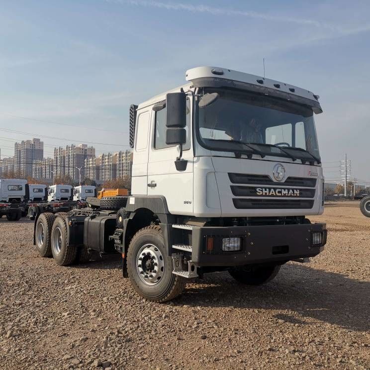 Czerwony SHACMAN F3000 375HP Euro V 6-kołowy ciągnik głowica 4x2 WEICHAI silnik