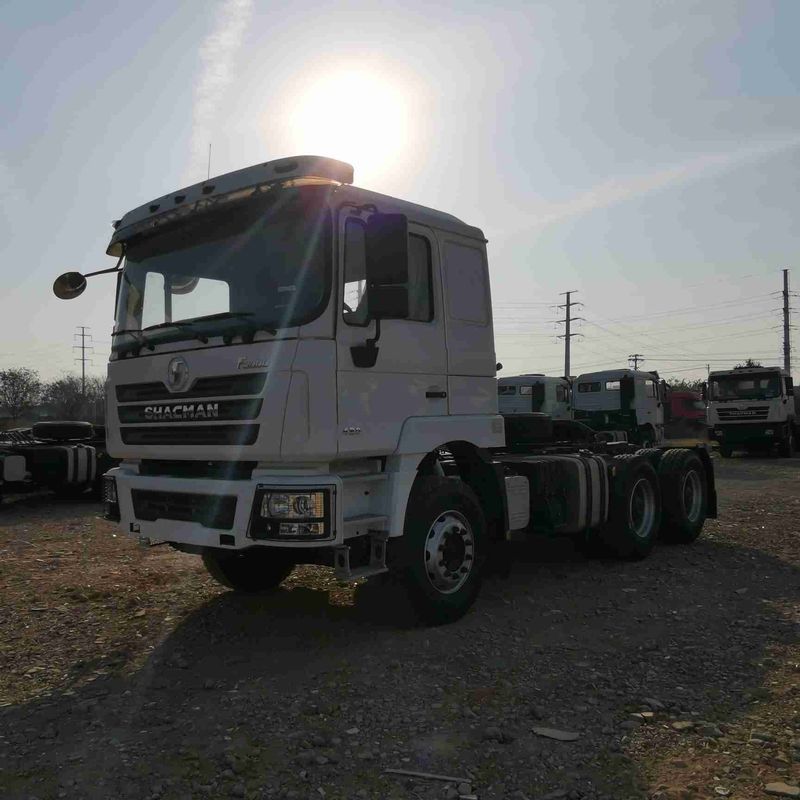 Czerwony SHACMAN F3000 375HP Euro V 6-kołowy ciągnik głowica 4x2 WEICHAI silnik