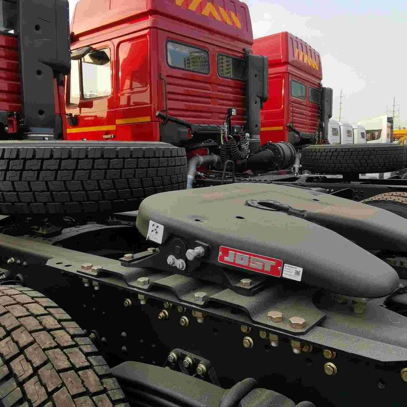 Czerwony SHACMAN F3000 375HP Euro V 6 Koła Głowa ciągnika 4x2 WEICHAI silnik